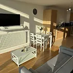 Luxury 1 Bedroom Apartment - City Centre - Balcony - Near O2 Academy