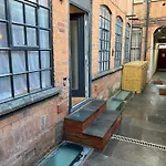 Vip 3Br Grade2 Luxurious Industrial House With Wood Fire, Electric Blinds And Big Cast Iron Windows In The Heart Of The Jq