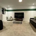 Fort House 6 Large Private Bedrooms With 7 Beds, Close To Nec, Jlr, City Centre
