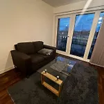 Stylish City Centre 1Bd Apartment 0.6M Train Sta