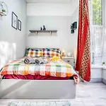 Spacious 3-Bed With Free Parking