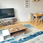 ☆ Stylish City View Apartment - City Center