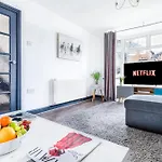 Cozy Family Space Great For Groups, Relocations, Contractors Sleep 4 - 11 Guests