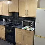 Spacious Two Bed Flat With Free Secure Parking
