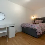 Brumstay Uk 5-Bed House Ideal For Long-Term Stays