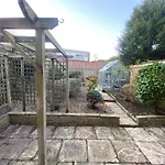 Serene 4Br In Harborne Close To Qe Hospital, Harborne Centre