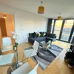 Superb 1 Bedroom Serviced Apartment In City Centre