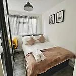 Selly Oak Near Qe And Uob - 5 Bed Ensuite - Perfect For Groups And Contractors