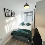 Selly Oak Near Qe And Uob - 5 Bed Ensuite - Perfect For Groups And Contractors