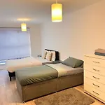 Modern-New Build Apartment In Birmingham