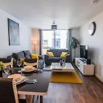 Contemporary 2 Bedroom Apartment - Birmingham City Centre - Digbeth Bullring