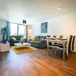Contemporary 2 Bedroom Apartment - Birmingham City Centre - Digbeth Bullring