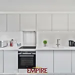 Lovely One Bedroom Apartment On Broad Street!