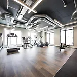 61 Percent Off - Long Stays - Perfect For Business, Professionals , Relocations & Families I Free Gym I Boardroom I Cinema I Wifi - St Martins Place