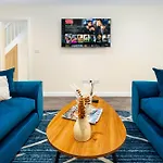 Luxury 4 Bedroom House - Harborne - Top Rated - Parking - Garden - 6Co