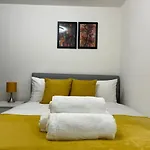 Birmingham Peculiar Apartment 2-Bedrooms