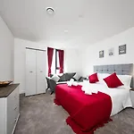 The Rozvi Empire Luxury Apartments For Long Stays - Business,Relocations & Families, Free Parking, Free Wifi