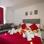 The Rozvi Empire Luxury Apartments For Long Stays - Business,Relocations & Families, Free Parking, Free Wifi