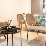 Chrome Homes - New 1 Bed City Centre Wi-Fi/Smarttv