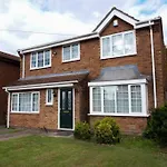 Cosy Four Bed Property With En-Suite Near To Nec Birmingham Airport And The City