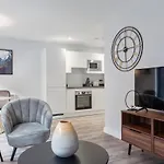 Modern Fabulous Flat In The Heart Of Birmingham