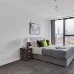 Stylish Contemporary 1Br Apartment In Birmingham
