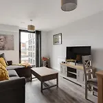 Beautiful And Stylish 1 Bedroom Apartment In Central Birmingham