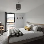 Beautiful And Stylish 1 Bedroom Apartment In Central Birmingham