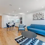 Lovely 1 Bedroom Apartment In Central Location