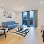 Lovely 1 Bedroom Apartment In Central Location