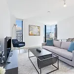 Stunning Modern 2 Bed Apartment In Birmingham