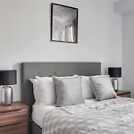 Modern 2 Bedroom Apartment In Central Birmingham