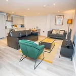 Smart Central Birmingham 2 Bedroom Apartment