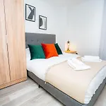 Smart Central Birmingham 2 Bedroom Apartment
