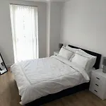 Luxury - Smart Tv - Fast Wifi - Near Utilitia Arena & Icc