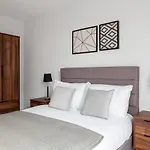 Modern & Spacious Apartment In Central Birmingham