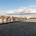 Modern & Spacious Apartment In Central Birmingham