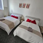 Stylish 1 Bed Apartment In Newly Refurbished Building W/ Parking & Wi-Fi