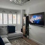 Double Room In Great Barr Near M5 - M6 - Parking - Tv Bed-Garden