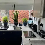 Double Room In Great Barr Near M5 - M6 - Parking - Tv Bed-Garden