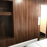 Shanahans B&B With Sports Bar