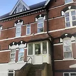 Stylish 2 Bedroom Ensuite Flat In Birmingham