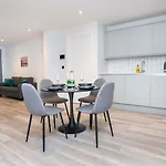 Fantastic Central Birmingham 2 Bed Apartment