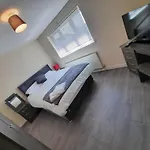 Lovely 4-Bed House In Walmley