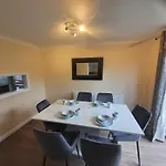 Cozy 4-Bed House In Walmley