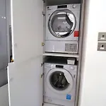 Diamond Place -Luxury 2-Bedroom Flat, Parking, Wifi, Netflix, Central Location