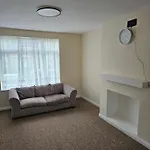 Linday\'S Flat 2 Bedroom House
