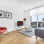 Pluxa Nero Deluxe - City Bliss 2Bath, Walk To Transit