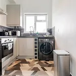 Captivating 2-Bed Apartment In Birmingham