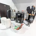 Stay Sa Equipped Studios 10 Mins From City Centre And Next To Uob!